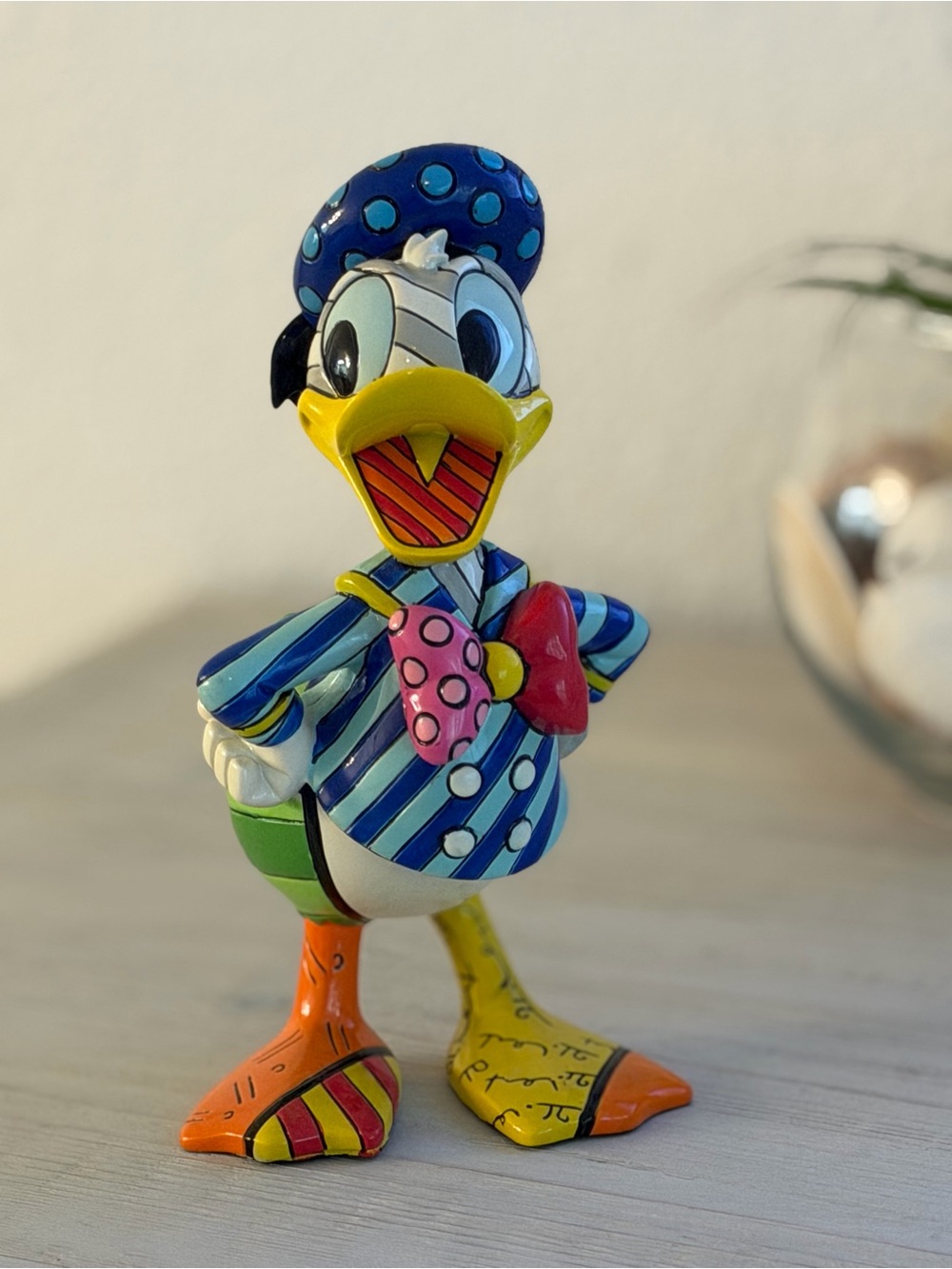 Disney Britto Donald Duck Figurine Romero Britto Enesco 7-inch - 4023844